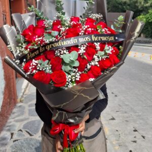 Ramo de 24 Rosas Rojas con liston